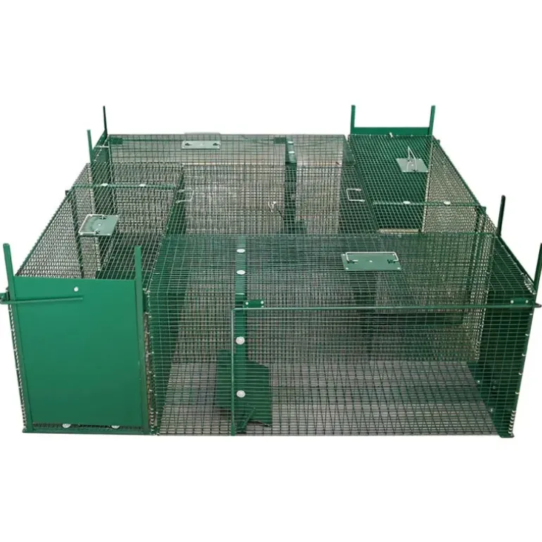 Boite à fauve 4 entrées 1,35m X 1,35m X 0,45 m