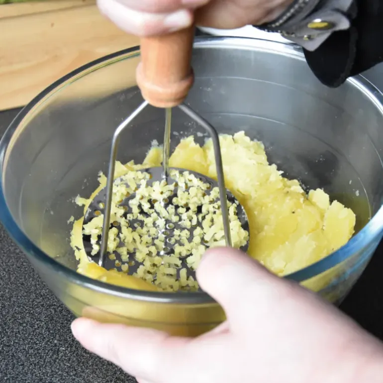 Écrase purée manche en bois