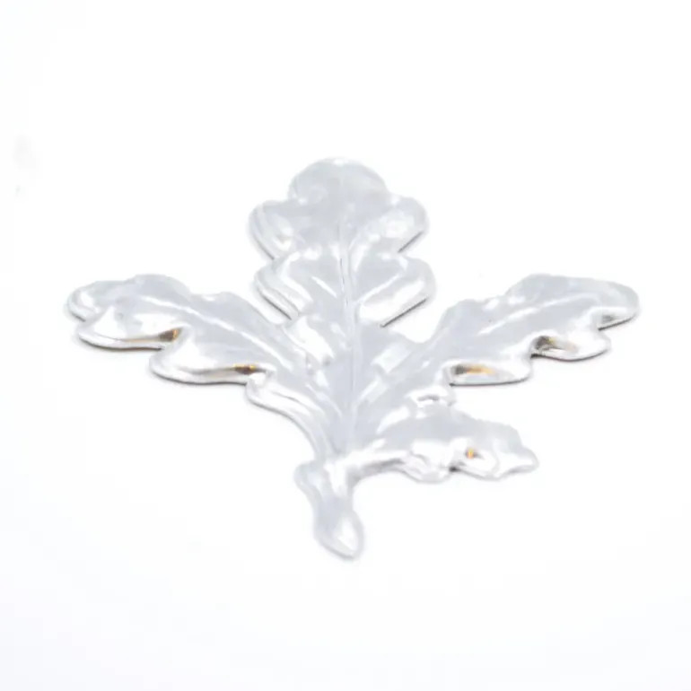 Feuille de chêne à l'unité en aluminium 6,5x5 cm